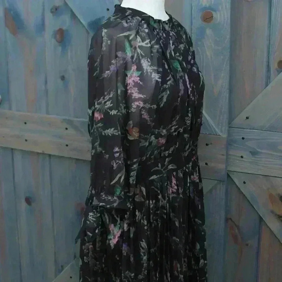 Floral Maxi Dress Black Pleated Skirt Long Tie Sleeve Size Medium - Picture 9 of 10